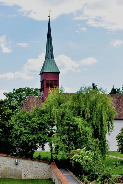 Маленькая Красная Церковь Рейне Падает Швейцарии 2020 — стоковое фото