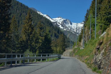 İsviçre 'deki Oberalppass' a yolculuk 21.5.2020