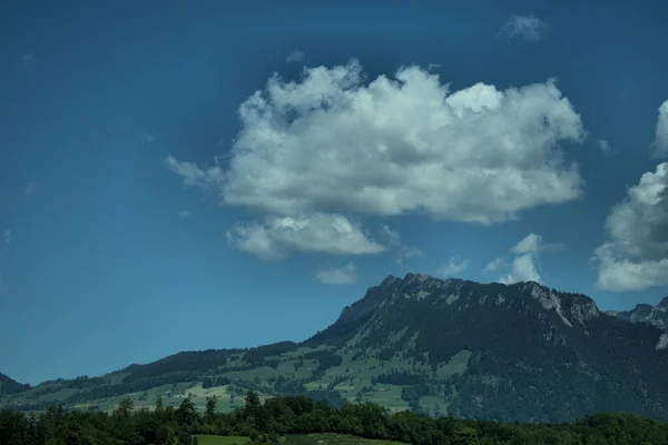 Neuvěřitelná Horská Scenérie Při Výletě Švýcarskem 2020 — Stock fotografie