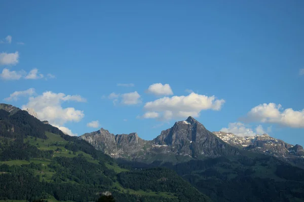 Increíble Paisaje Montaña Durante Viaje Por Carretera Través Suiza 2020 —  Fotos de Stock