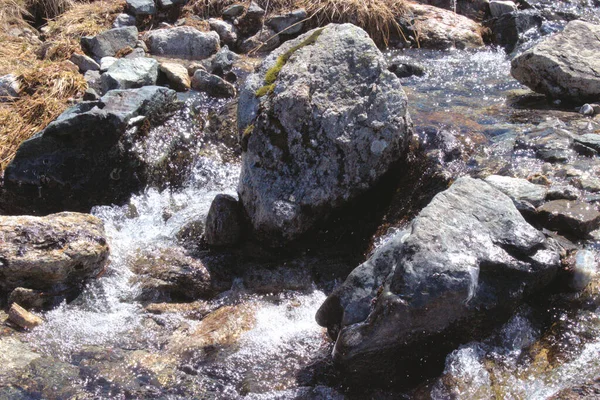 Cachoeira Alpina Muito Pequena Fluelapass Suíça 2020 — Fotografia de Stock