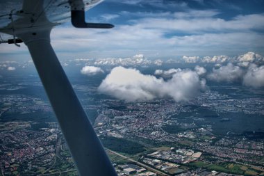 Almanya kırsalında bir pervane uçağıyla uçuş 21.6.2020