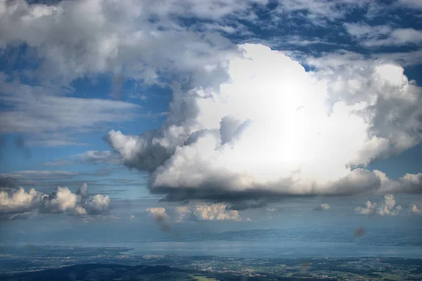 Σύννεφα Cumulus Στον Γαλάζιο Ουρανό Πάνω Από Γερμανία Κατά Διάρκεια — Φωτογραφία Αρχείου
