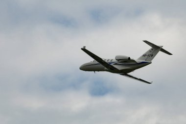 Zürih, İsviçre, 5 Ağustos 2025 HB-VTW Transwing Cessna Citation M2 uçağı kalkıyor.