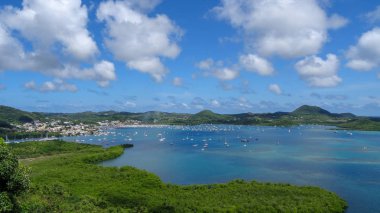 Martinique egzotik tatil deniz ve okyanus arasında