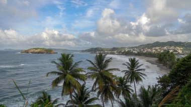 Martinique egzotik tatil deniz ve okyanus arasında