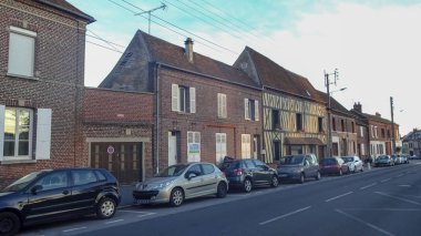 Beauvais (Fransa) Havaalanı Tille çok uzak olmayan bir şehirdir