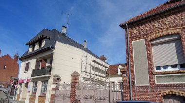 Beauvais (Fransa) Havaalanı Tille çok uzak olmayan bir şehirdir