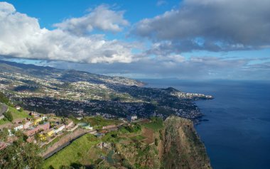 Cabo Girao, Madeira, Portekiz en yüksek pelerin. Adanın güney kıyılarında