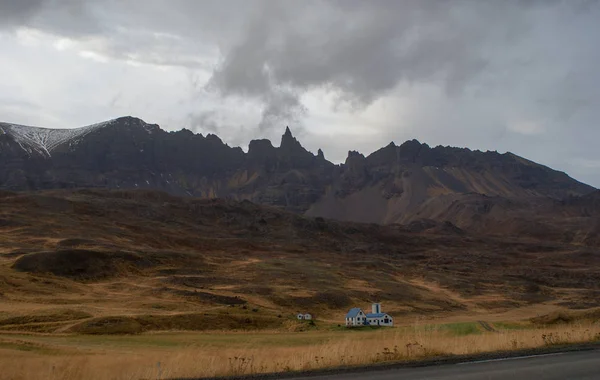 Islândia e incrível natureza icelandic e paisagens — Fotografia de Stock