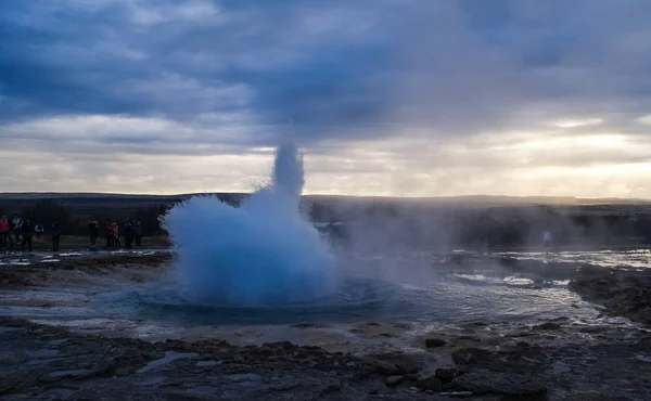 ประเทศไอซ์แลนด์และธรรมชาติและภูมิทัศน์ที่น่าตื่นตาตื่นใจไอซ์แลนด์ — ภาพถ่ายสต็อก