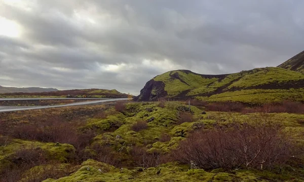 Islândia e incrível natureza icelandic e paisagens — Fotografia de Stock