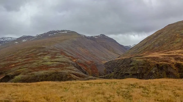 Islândia e incrível natureza icelandic e paisagens — Fotografia de Stock