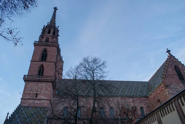 Basel ist eine sehr schöne Stadt in der Schweiz — Stockfoto