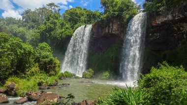 Iguazu şelaleleri. Arjantin ve Brezilya doğa mucizeleri biri