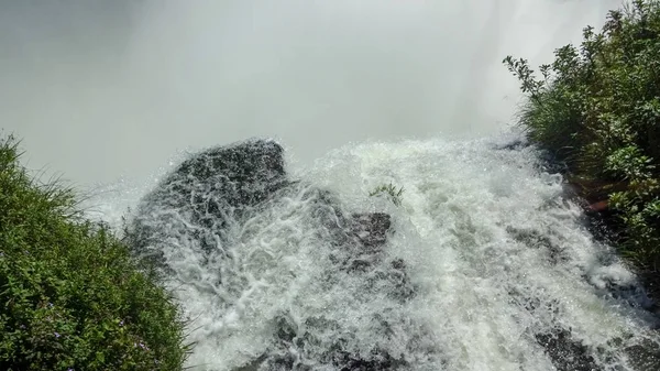 Водопады Игуасу. Одно из чудес природы в Аргентине и Бразилии — стоковое фото