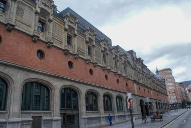 Bilbao, Pais Bask şehrinde bulunan bir şehirdir.