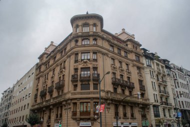 Bilbao, Pais Bask şehrinde bulunan bir şehirdir.
