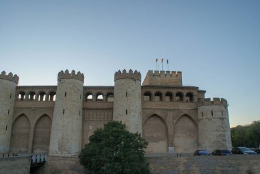 Zaragoza İspanya Aragon 'da güzel bir şehir.