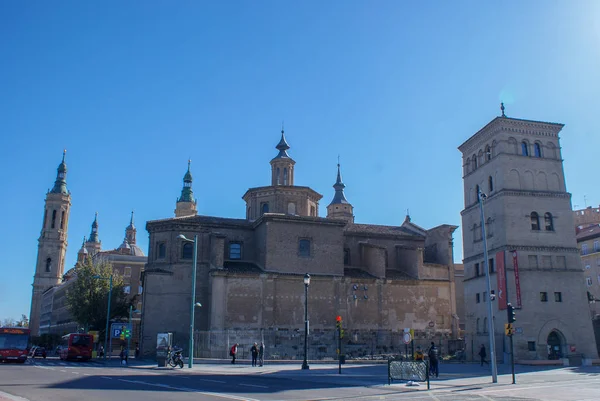 Zaragoza hermosa ciudad en Aragón, España — Foto de Stock