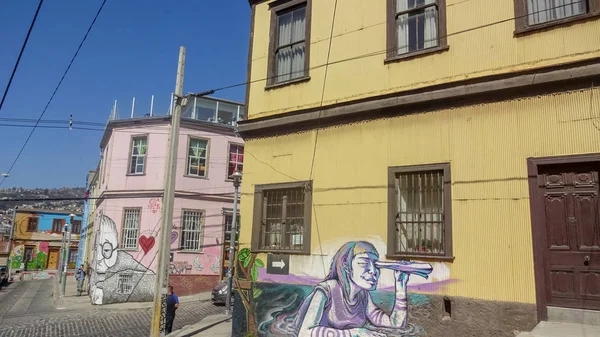 Valparaíso es la ciudad del graffiti en Chile — Foto de Stock