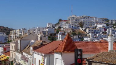 Albuferira Portekiz'in güneyinde güneşli bir tatil beldesidir