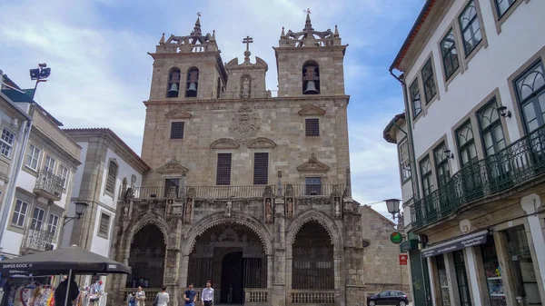 Braga Portekiz güzel bir şehirdir. İnanılmaz mimari