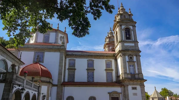 Braga je nádherné město v Portugalsku. Úžasná architektura — Stock fotografie