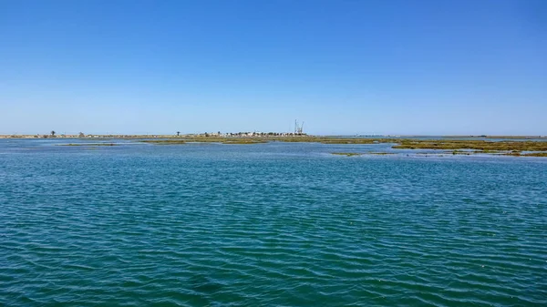 Faro stad och naturpark Ria Formosa i södra Portugal — Stockfoto