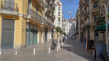 Toulon Fransa'da harika bir şehirdir. Plajlar ve evler