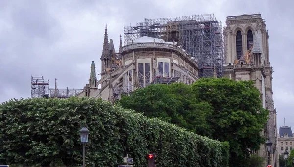 Notre Dame de Paris μετά την τραγωδία, πυρκαγιά το 2019 — Φωτογραφία Αρχείου