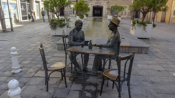 Toulon Fransa'da harika bir şehirdir. Plajlar ve evler