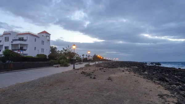 Caleta-de-Fuste egy hangulatos tengerparti üdülőhely Fuerteventura szigetén, Canarias, Spanyolország — Stock Fotó