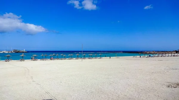 Caleta-de-Fuste è un accogliente località balneare sull'isola di Fuerteventura, Canarie, Spagna — Foto Stock