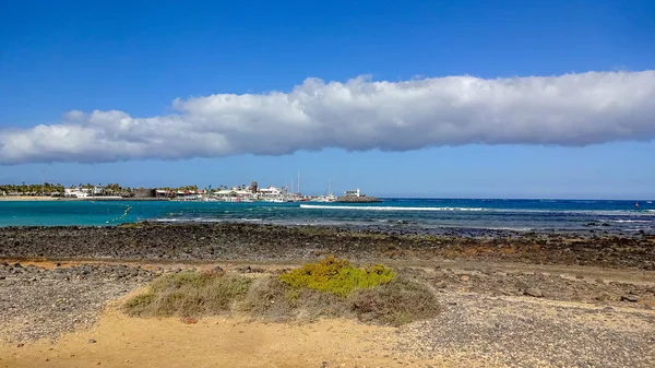 Caleta-de-Fuste è un accogliente località balneare sull'isola di Fuerteventura, Canarie, Spagna — Foto Stock