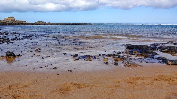 Caleta-de-Fuste è un accogliente località balneare sull'isola di Fuerteventura, Canarie, Spagna — Foto Stock