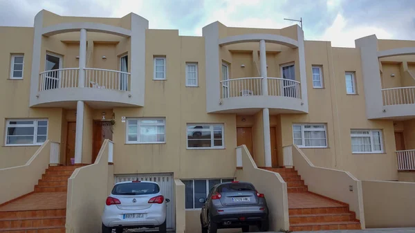 Caleta-de-Fuste es un acogedor resort en la isla de Fuerteventura, Canarias, España — Foto de Stock