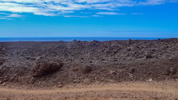 Парк Timinfaya це дивовижне вулканічне місце на острові Лансароте, Canarias справі про. — стокове фото