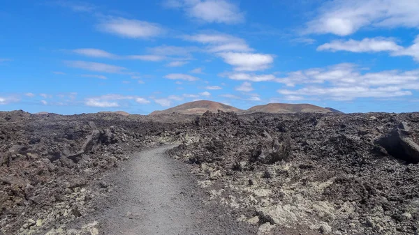 Parque Timinfaya é incrível lugar vulcânico em Lanzarote, Canarias . — Fotografia de Stock