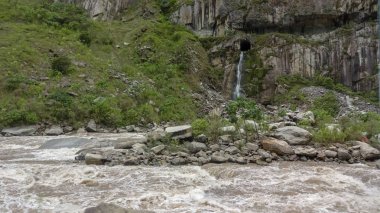 Peru'daki Machu Picchu dünyanın mucizelerinden biri.