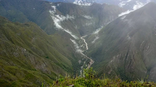 Machu Picchu en Perú es uno de los milagros del mundo — Foto de Stock