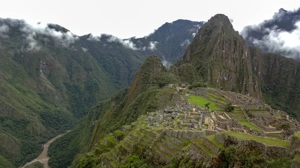 Machu Picchu in Perù è uno dei miracoli del mondo — Foto Stock