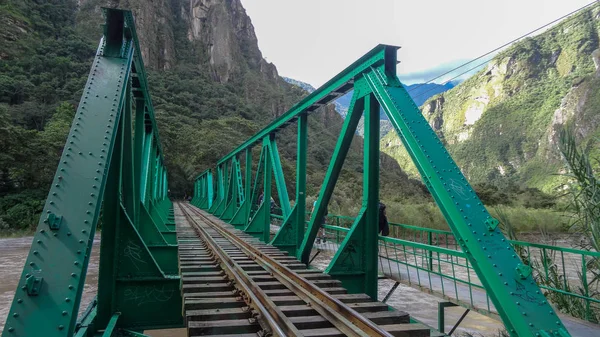 Peru'daki Machu Picchu dünyanın mucizelerinden biri.