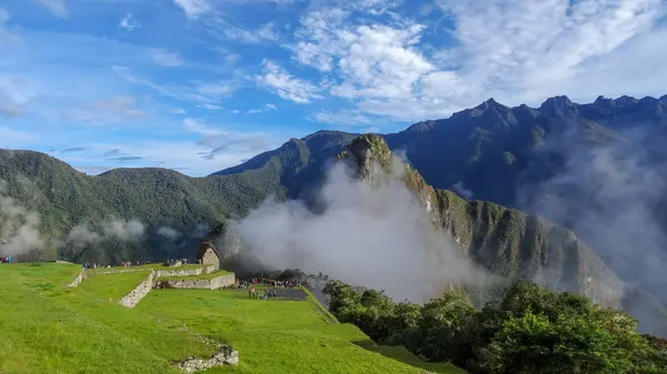 Machu Picchu in Perù è uno dei miracoli del mondo — Foto Stock