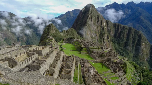 Machu Picchu no Peru é um dos milagres do mundo — Fotografia de Stock