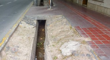 Mendoza Arjantin'in batısında güzel bir şehirdir.