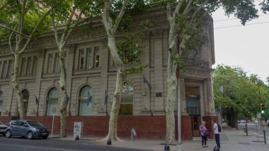 Mendoza Arjantin'in batısında güzel bir şehirdir.