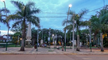 Puerto Iguazu Arjantin'de bir şehir, şelaleler yakın