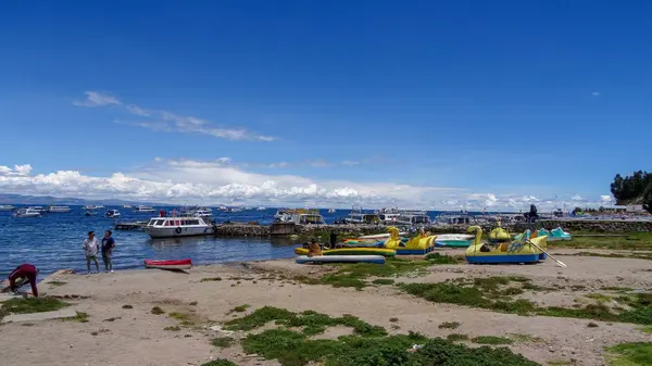 Titicaca lake and Copacabana city in Bolivia — Stock Photo, Image