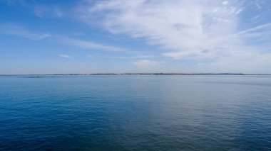 Cadiz İspanya 'nın güneyinde çok eski bir şehirdir.